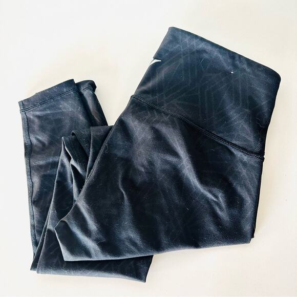 2 OLD NAVY ACTIVE Grey Black Go Dry Striped Geometric High Rise Gym Leggings S - Picture 9 of 16